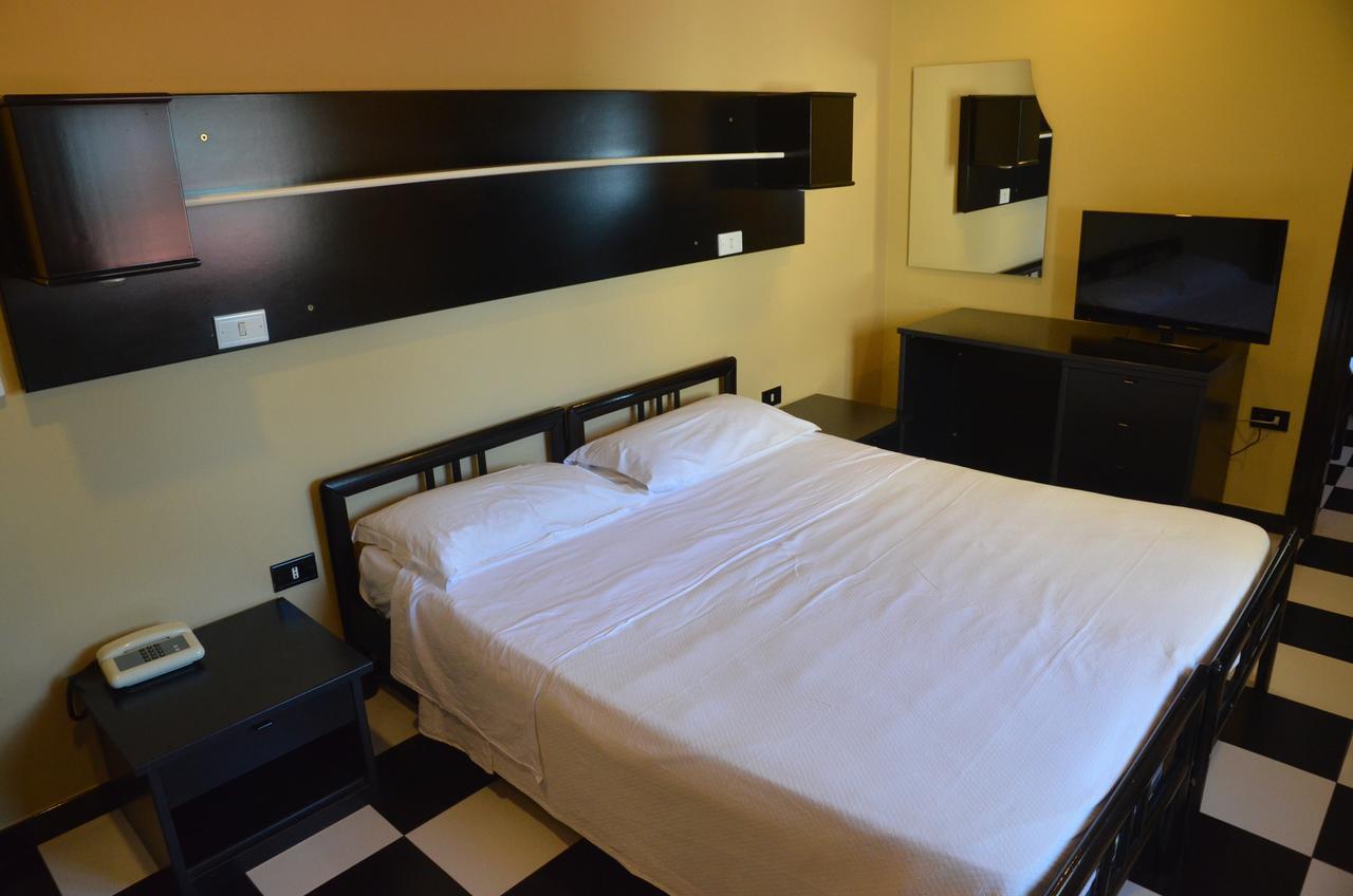 Hôtel La Nuova Quercia à Belpasso Extérieur photo